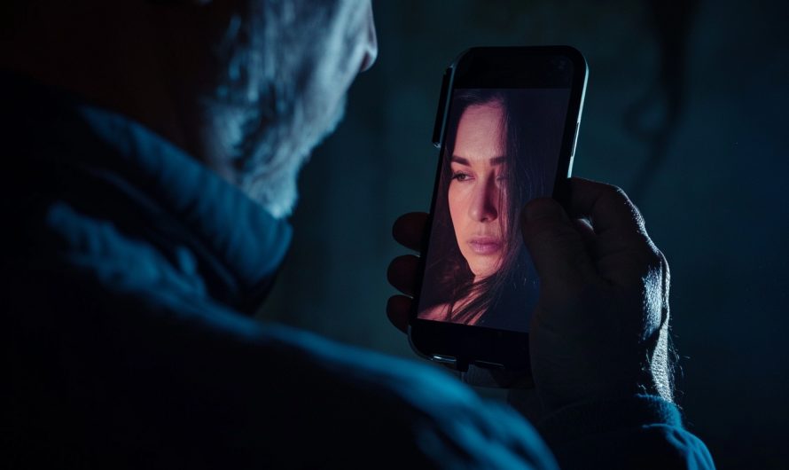 Comprendre le Phénomène : Pourquoi les Hommes Veulent des Photos dans la Relation Numérique